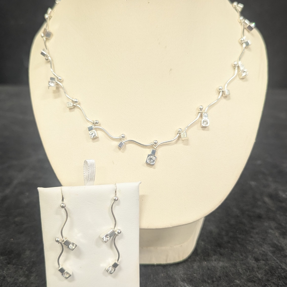 Elegant Silver Necklace and Earring Set